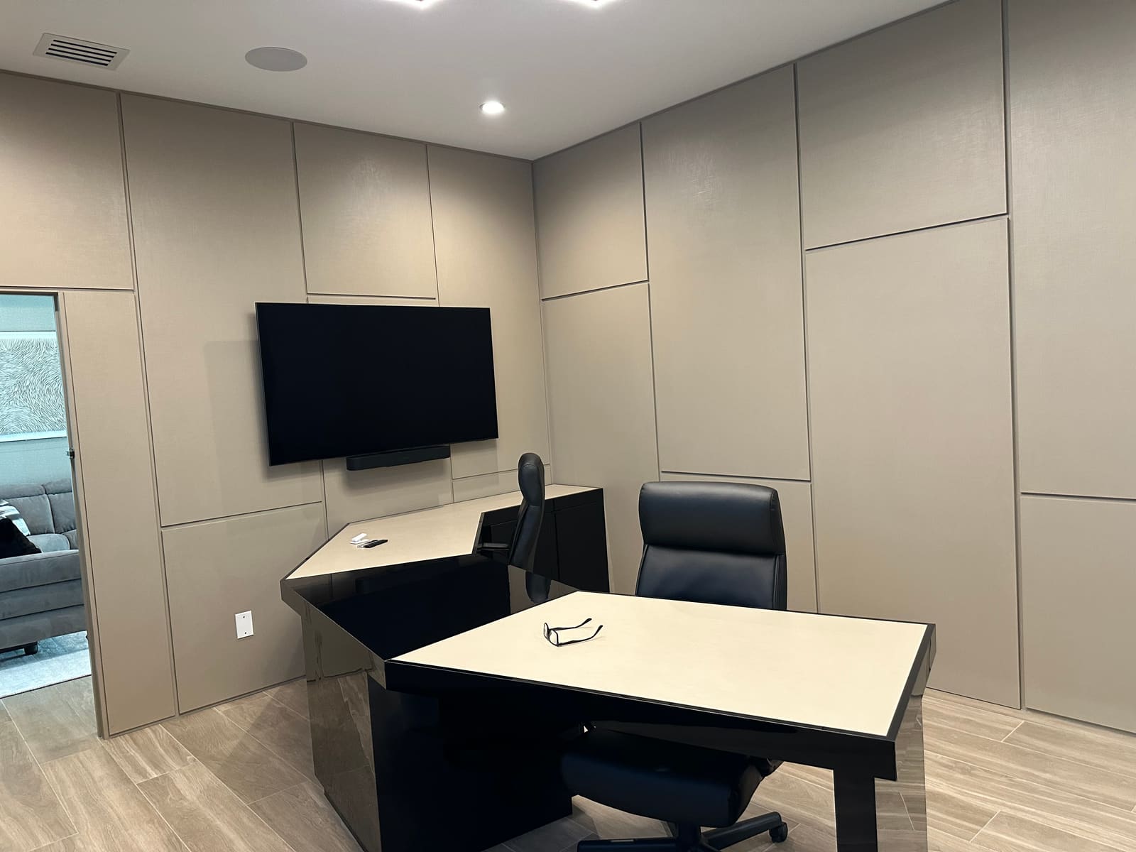 Den · Built-in desk — Weston Construction project